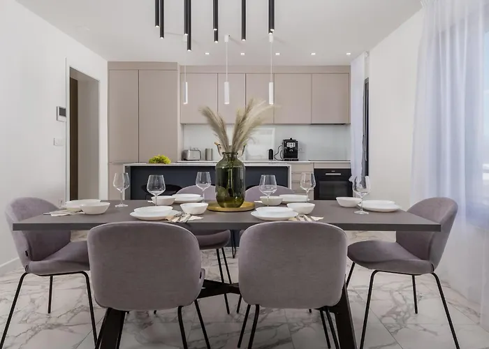 3 Bedroom Cozy In * Malinska
