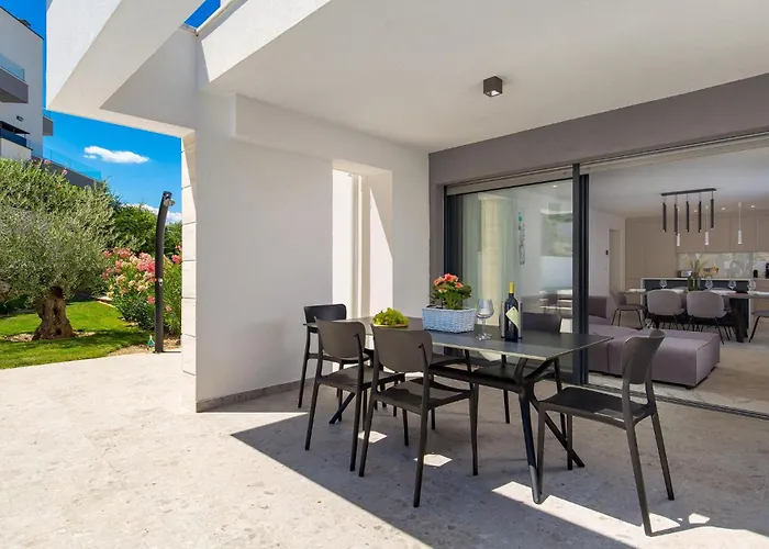Lejlighed 3 Bedroom Cozy In Malinska