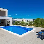 Pet Friendly In