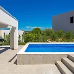 Pet Friendly In Apartman Malinska