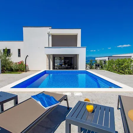 Amazing In With House Sea View *