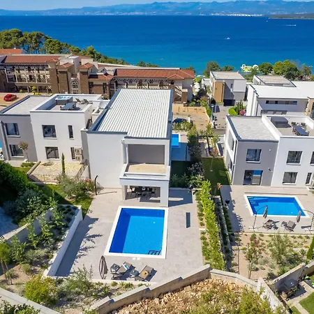 Amazing In With House Sea View