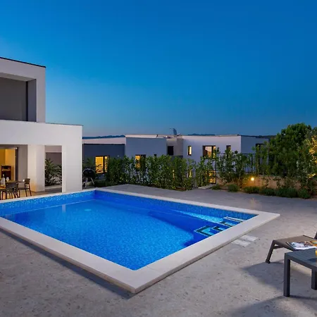 3 Bedroom Cozy In 公寓 *