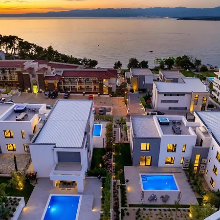 Amazing In With House Sea View