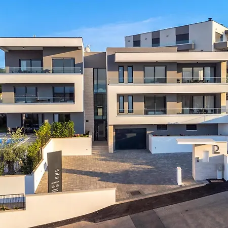 Amazing In With House Sea View *