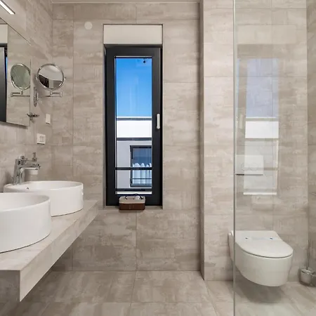 3 Bedroom Cozy In 公寓