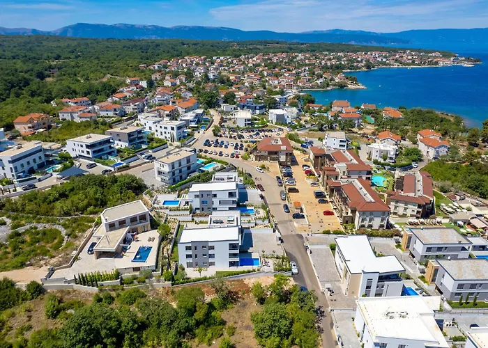 3 Bedroom Cozy In * Malinska